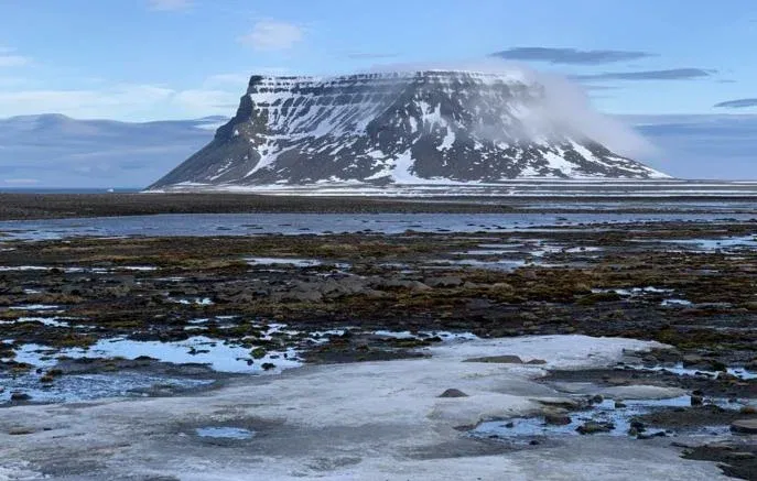 Russia Conducts First FM Radio Broadcast From Stratosphere Over North Pole